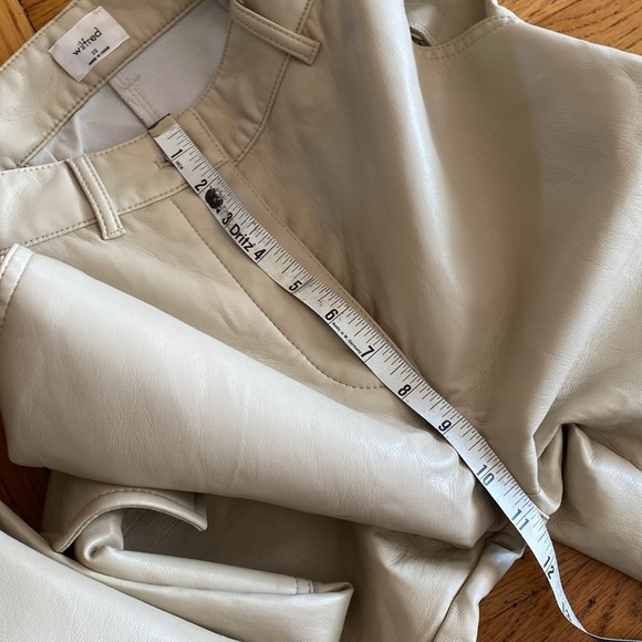 Aritzia Wilfred Modern Cargo Pant Vegan Leather Sand White size 00 - Picture 16 of 16